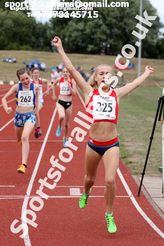 Girls under-15s 800 metres, 2018 Northern Under-17s/U-15s/U-13s Champs., Wavertree Athletics Centre, Liverpool. Photo: David T. Hewitson/Sports for All Pics